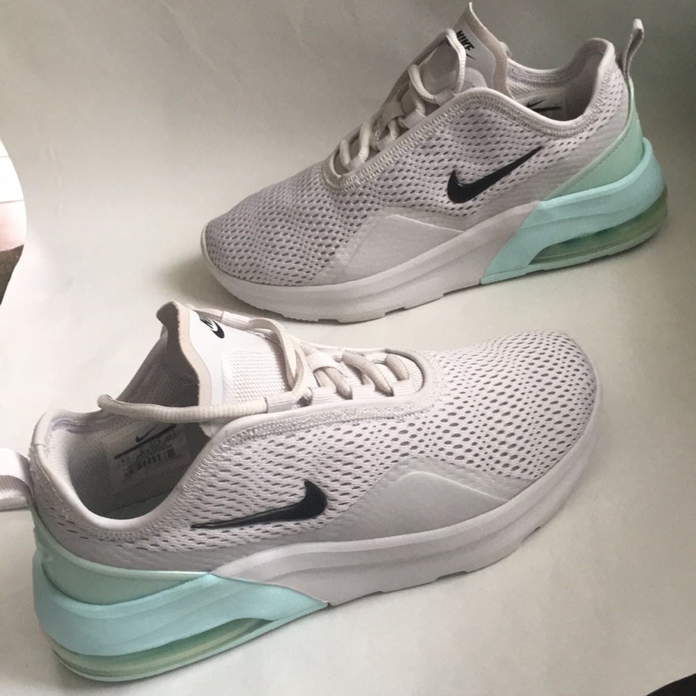 Nike Air GORGEOUS! knitted athletic sneakers